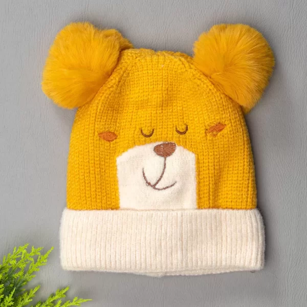 Touca Infantil Peluciada com Pompom de Urso Amarelo