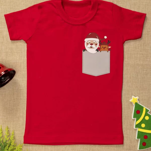 Camiseta Curta Infantil Estampada Natal Vermelha Bolso Papai Noel