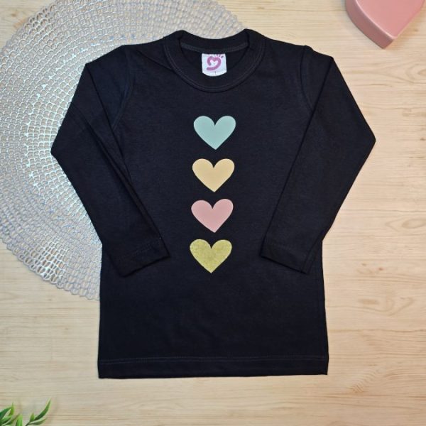 Camiseta Longa Infantil Estampada Preta Corações Colorido