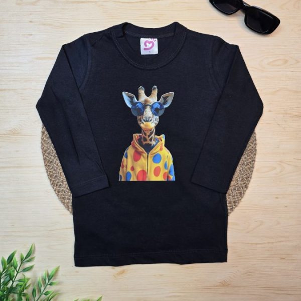 Camiseta Longa Infantil Estampada Preta Girafa