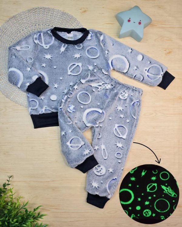 Conjunto Fleece Pijama Planetas – Brilha No Escuro