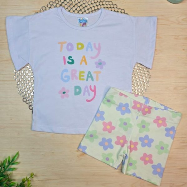 Conjunto Infantil de Menina Blusa e Shorts Ciclista -Verde Flores