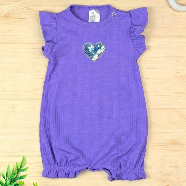 Macacão Curto Babado Canelado Bordado Coração Roxo