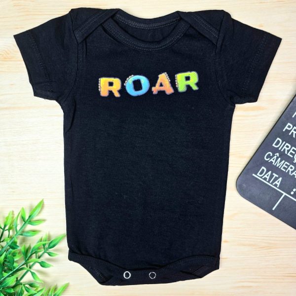 Body Curto para Bebê Menino Preto Roar